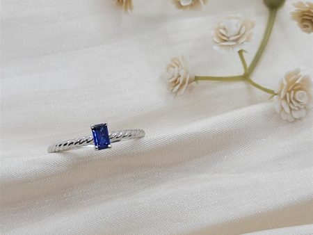 10K White Gold Twisted Sapphire  Gemstone Ring For Sale