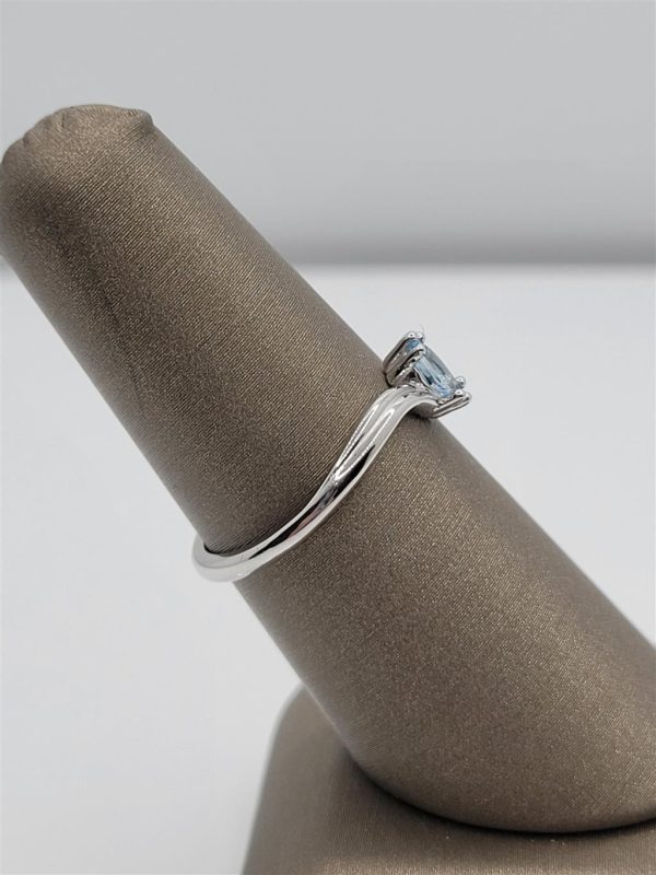 10K White Gold Fashion Aquamarine Gemstone Ring Sale