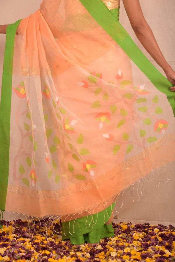 Handwoven Peach Green Muslin Jamdani Saree For Discount