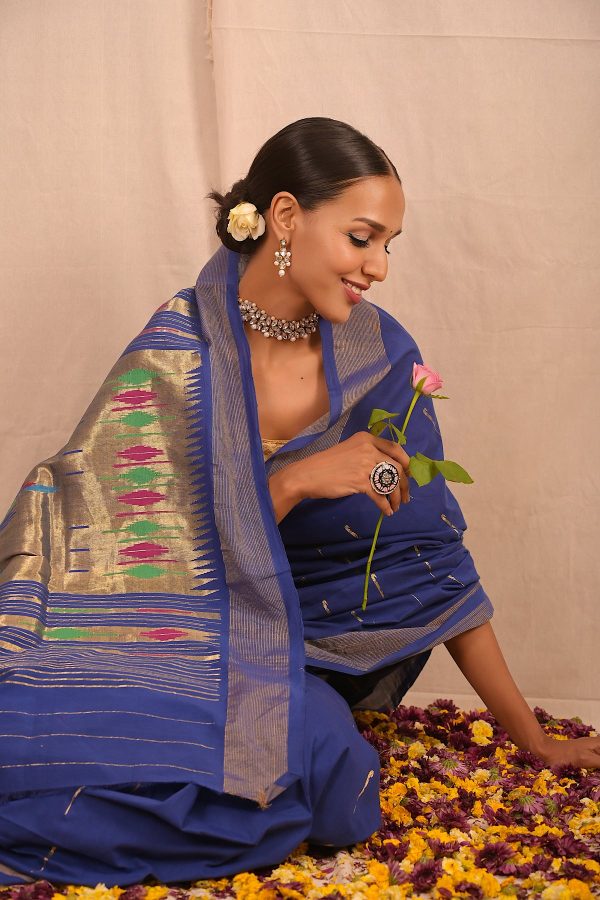 Handwoven Blue & Gold Paithani Saree With Classic Pallu Hot on Sale